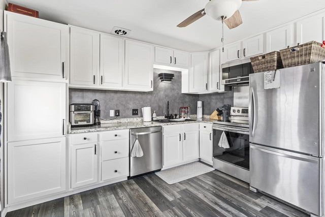 223 JANE COURT, Neenah, WI 54956