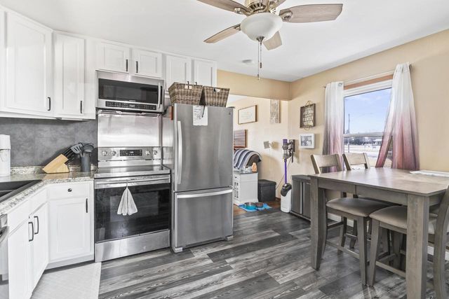 223 JANE COURT, Neenah, WI 54956