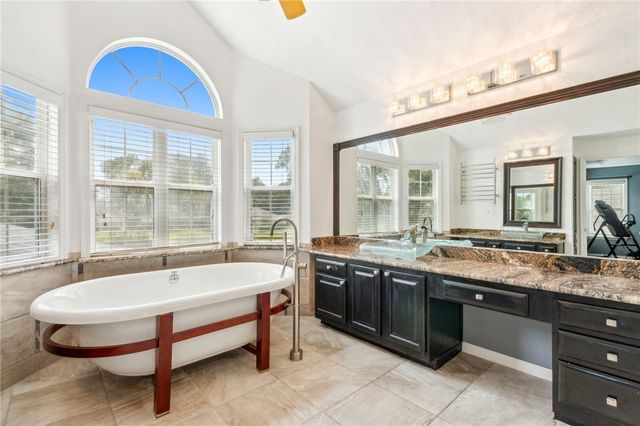 800 Silverleaf Walk, St Marys, GA 31558