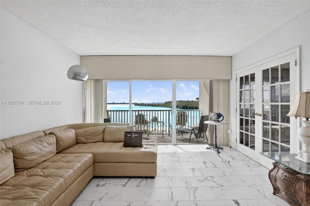 300 Bayview Drive 308, Sunny Isles Beach, FL 33160