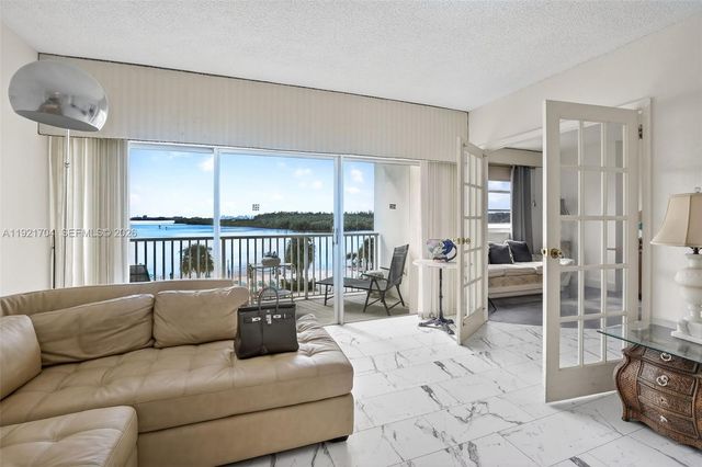300 Bayview Drive 308, Sunny Isles Beach, FL 33160
