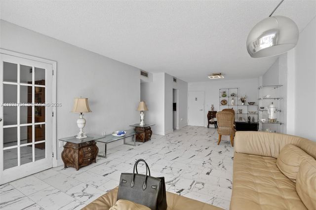 300 Bayview Drive 308, Sunny Isles Beach, FL 33160