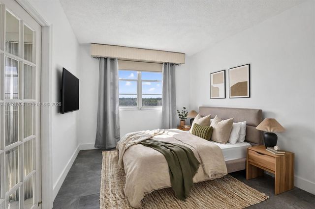 300 Bayview Drive 308, Sunny Isles Beach, FL 33160