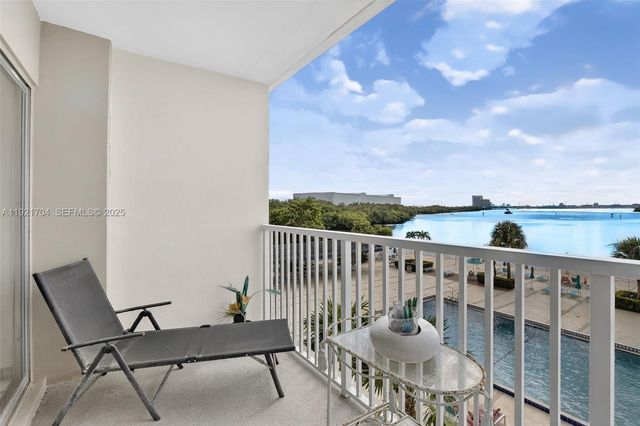 300 Bayview Drive 308, Sunny Isles Beach, FL 33160
