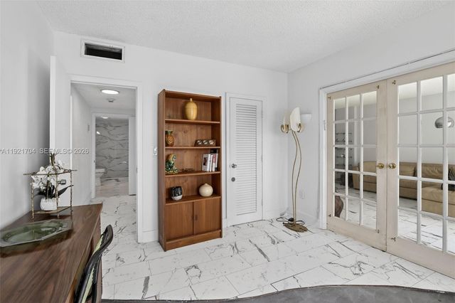 300 Bayview Drive 308, Sunny Isles Beach, FL 33160