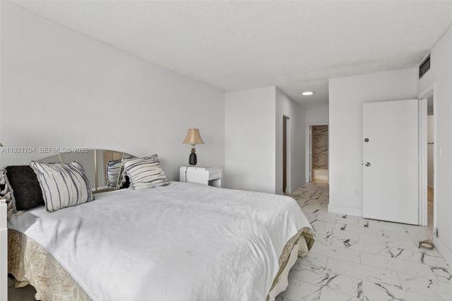 300 Bayview Drive 308, Sunny Isles Beach, FL 33160