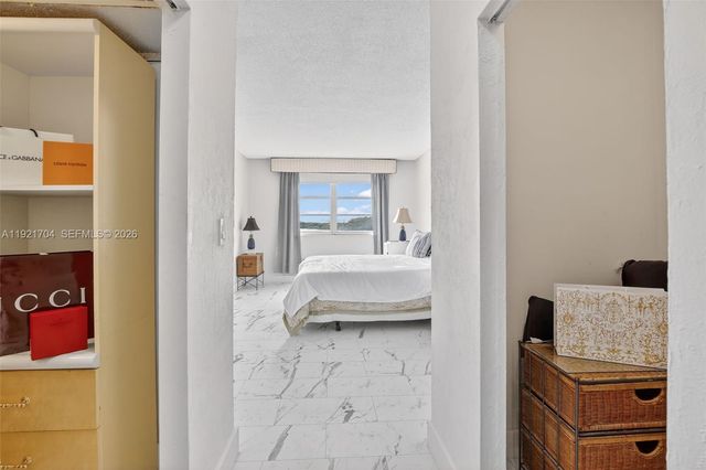 300 Bayview Drive 308, Sunny Isles Beach, FL 33160