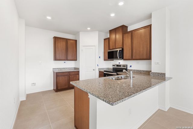 5006 KAYAK COVE, Elmendorf, TX 78112