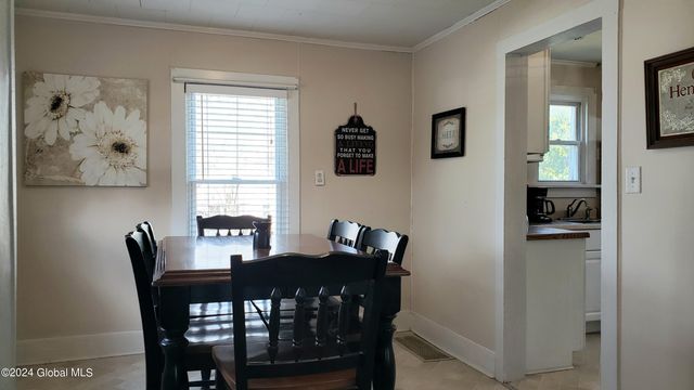 11 Saratoga Avenue, Broadalbin, NY 12025