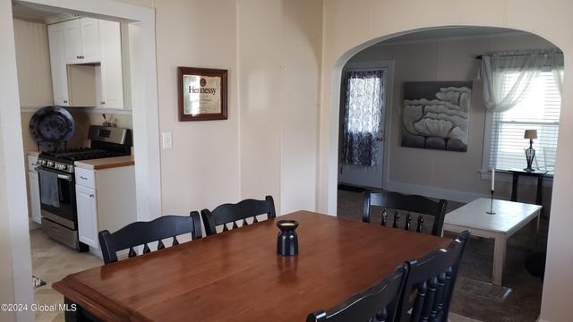 11 Saratoga Avenue, Broadalbin, NY 12025