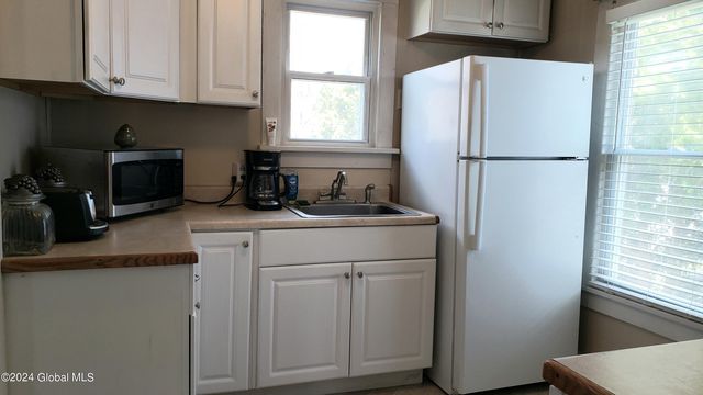 11 Saratoga Avenue, Broadalbin, NY 12025