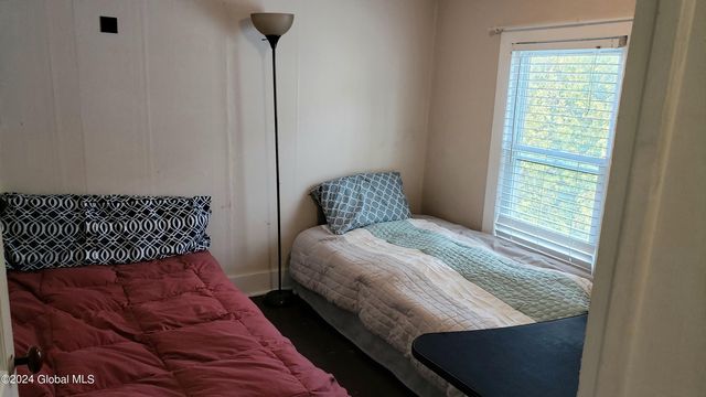 11 Saratoga Avenue, Broadalbin, NY 12025