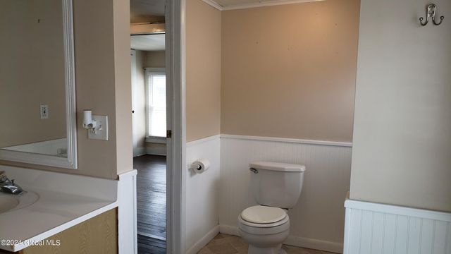 11 Saratoga Avenue, Broadalbin, NY 12025