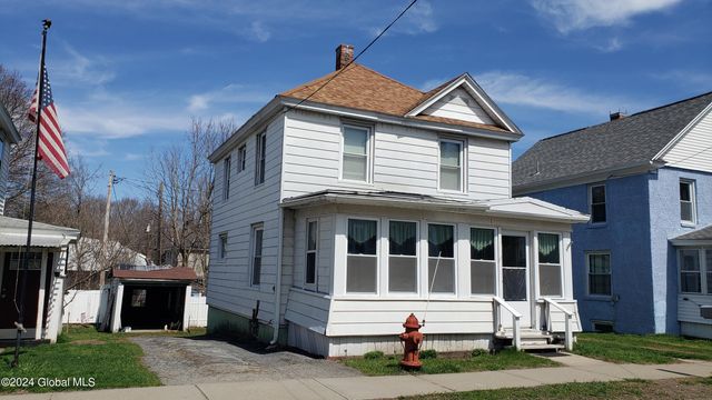 11 Saratoga Avenue, Broadalbin, NY 12025