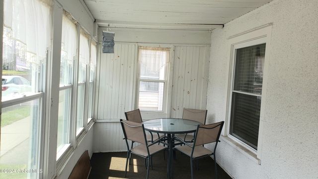 11 Saratoga Avenue, Broadalbin, NY 12025