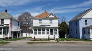 11 Saratoga Avenue, Broadalbin, NY 12025