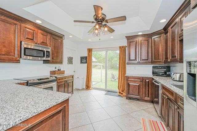 5 Riccis Drive, Jackson, NJ 08527