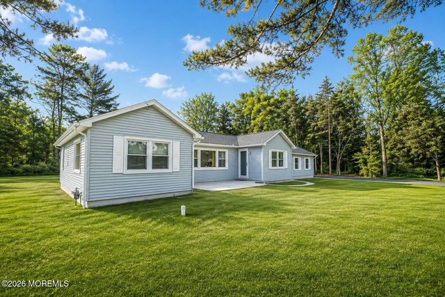 5 Riccis Drive, Jackson, NJ 08527