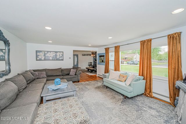 5 Riccis Drive, Jackson, NJ 08527