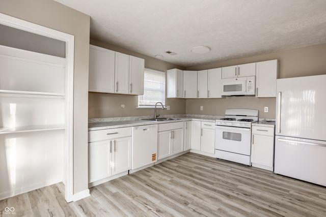 3165 River Birch Drive, Indianapolis, IN 46235