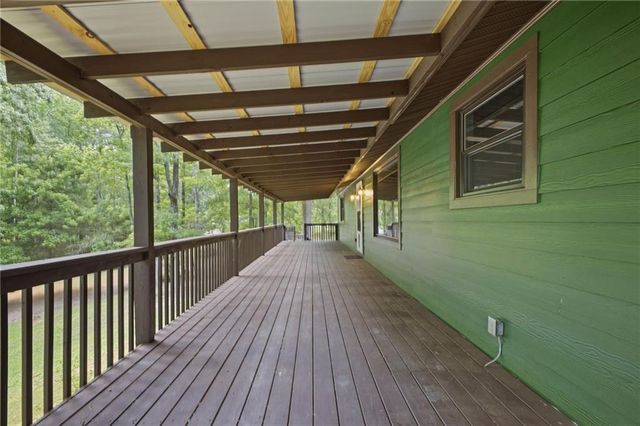 68 Country Creek Road NE, White, GA 30184