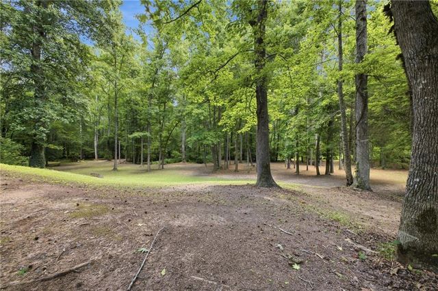 68 Country Creek Road NE, White, GA 30184