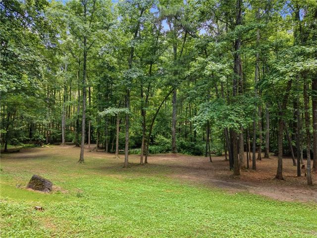 68 Country Creek Road NE, White, GA 30184