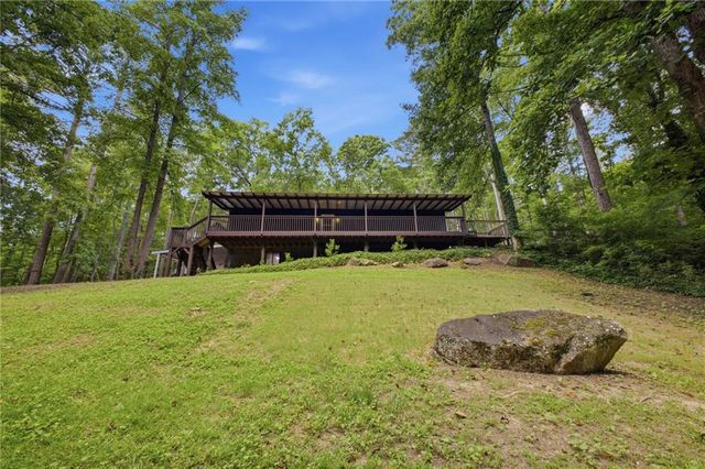 68 Country Creek Road NE, White, GA 30184