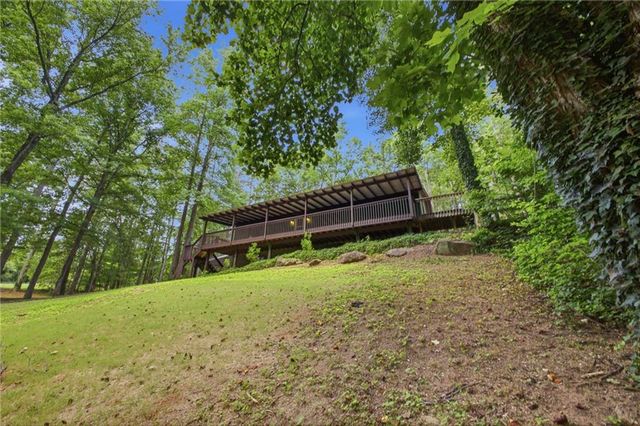 68 Country Creek Road NE, White, GA 30184