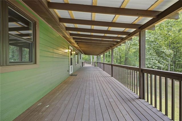 68 Country Creek Road NE, White, GA 30184