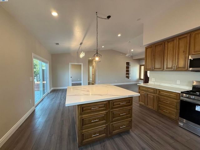 130 Mcgregor St, Merced, CA 95341