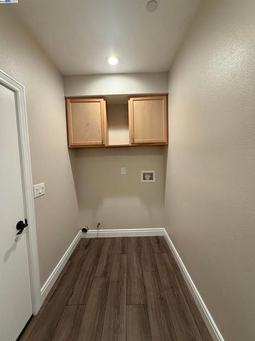 130 Mcgregor St, Merced, CA 95341