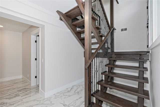 20601 Shelburne Road, Shaker Heights, OH 44122