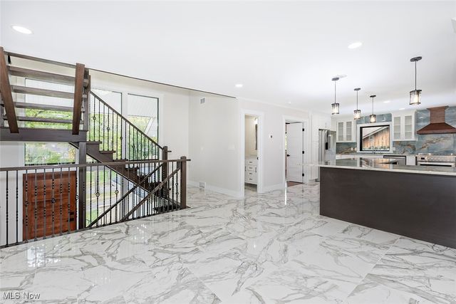 20601 Shelburne Road, Shaker Heights, OH 44122