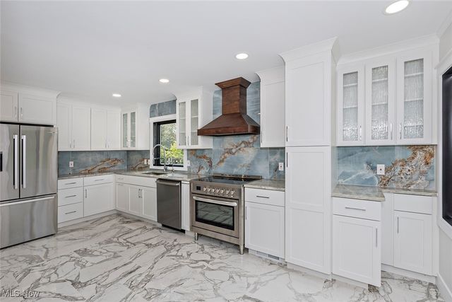 20601 Shelburne Road, Shaker Heights, OH 44122