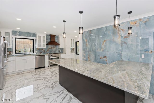 20601 Shelburne Road, Shaker Heights, OH 44122