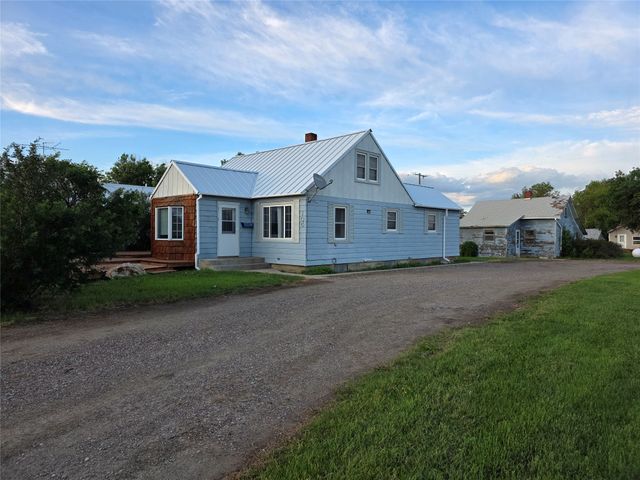 105 2nd Avenue NW, Dutton, MT 59433