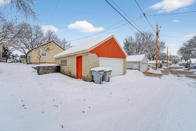 2822 S 48th STREET, Milwaukee, WI 53219