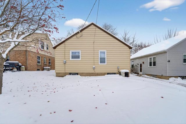 2822 S 48th STREET, Milwaukee, WI 53219