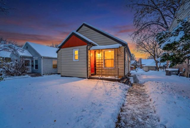 2822 S 48th STREET, Milwaukee, WI 53219