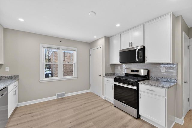 2822 S 48th STREET, Milwaukee, WI 53219