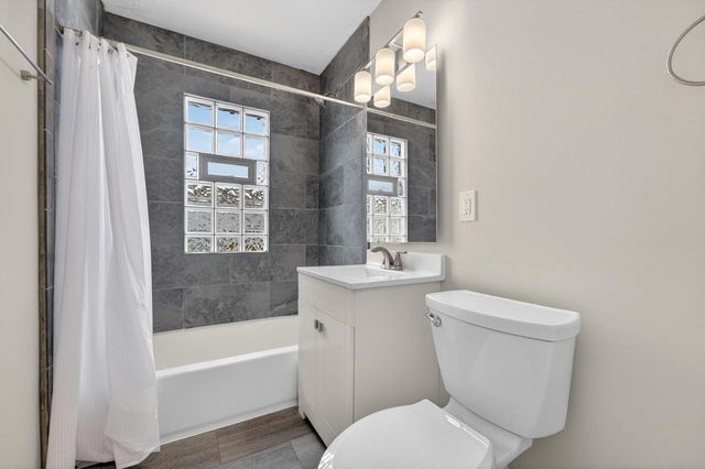 2822 S 48th STREET, Milwaukee, WI 53219