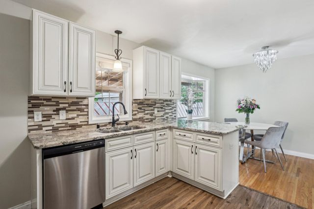 2016 W 90th Street, Bloomington, MN 55431