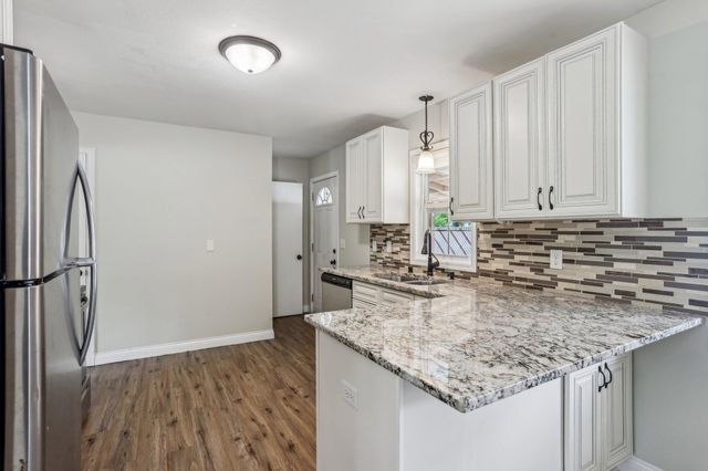 2016 W 90th Street, Bloomington, MN 55431