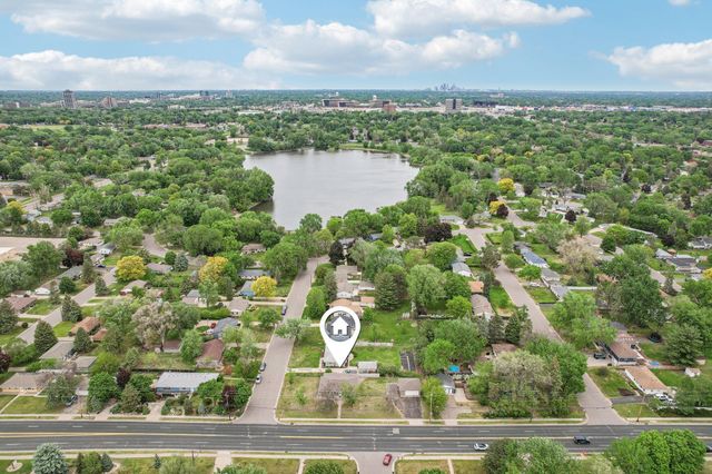 2016 W 90th Street, Bloomington, MN 55431