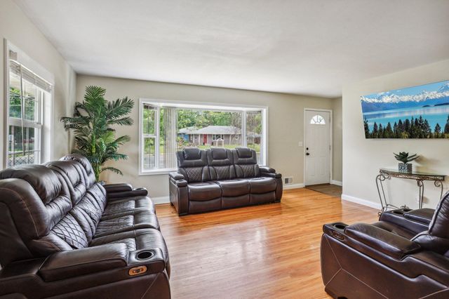 2016 W 90th Street, Bloomington, MN 55431