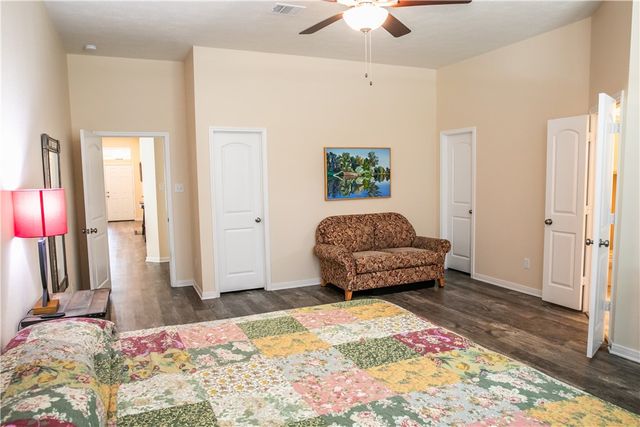 2010 Winepress, Brenham, TX 77835