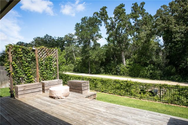 2010 Winepress, Brenham, TX 77835