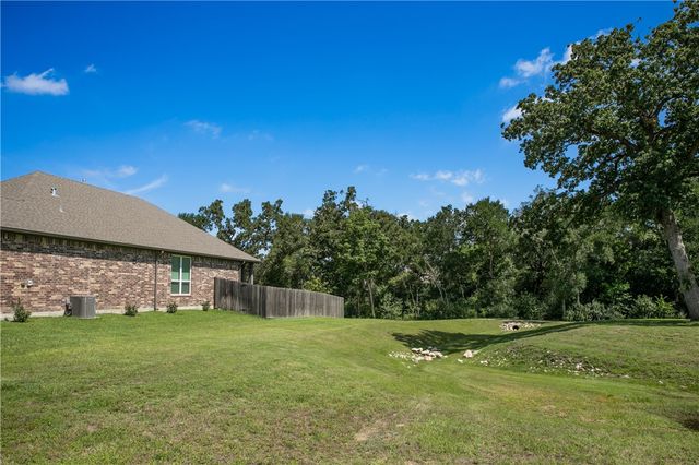 2010 Winepress, Brenham, TX 77835