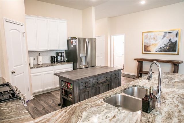 2010 Winepress, Brenham, TX 77835